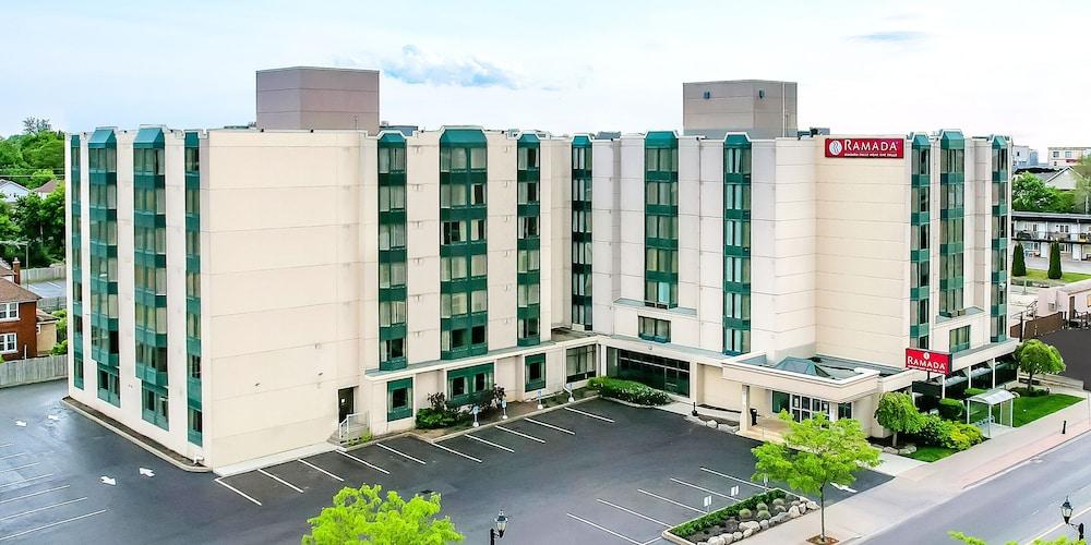 Ramada By Wyndham Niagara Falls Near The Falls Exterior photo