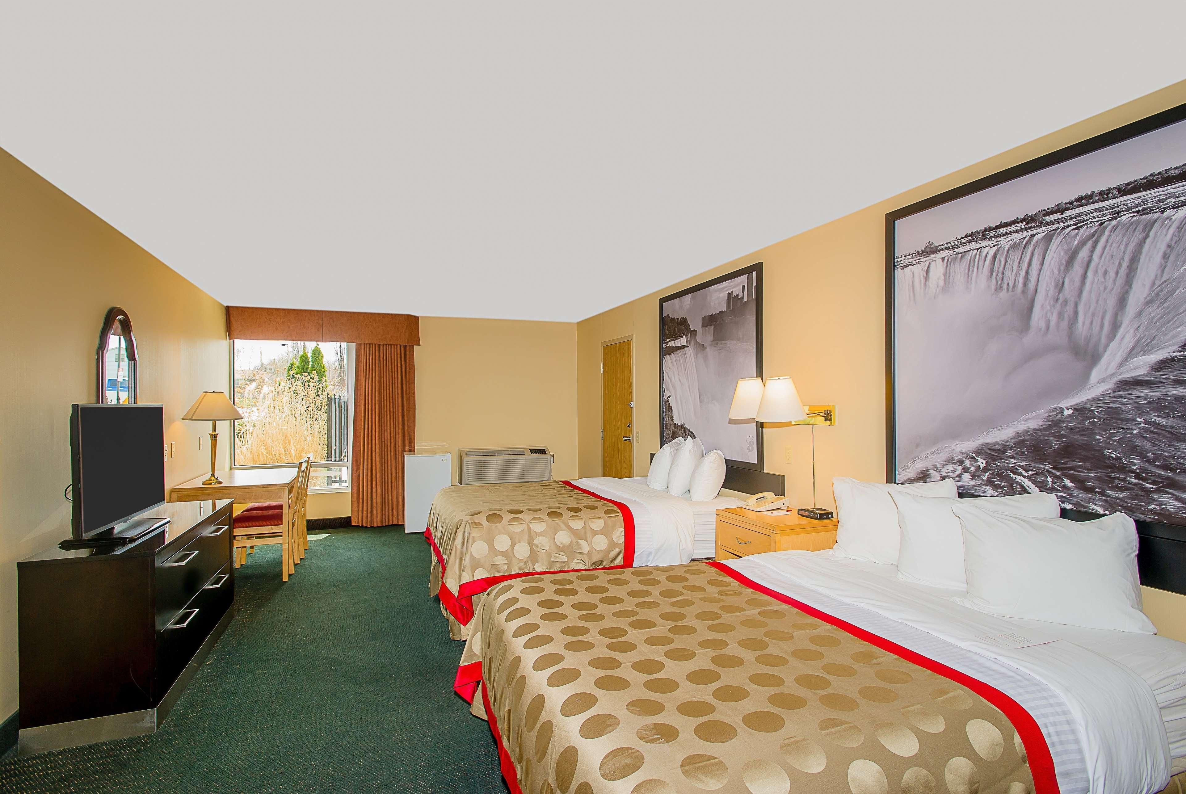 Ramada By Wyndham Niagara Falls Near The Falls Exterior photo