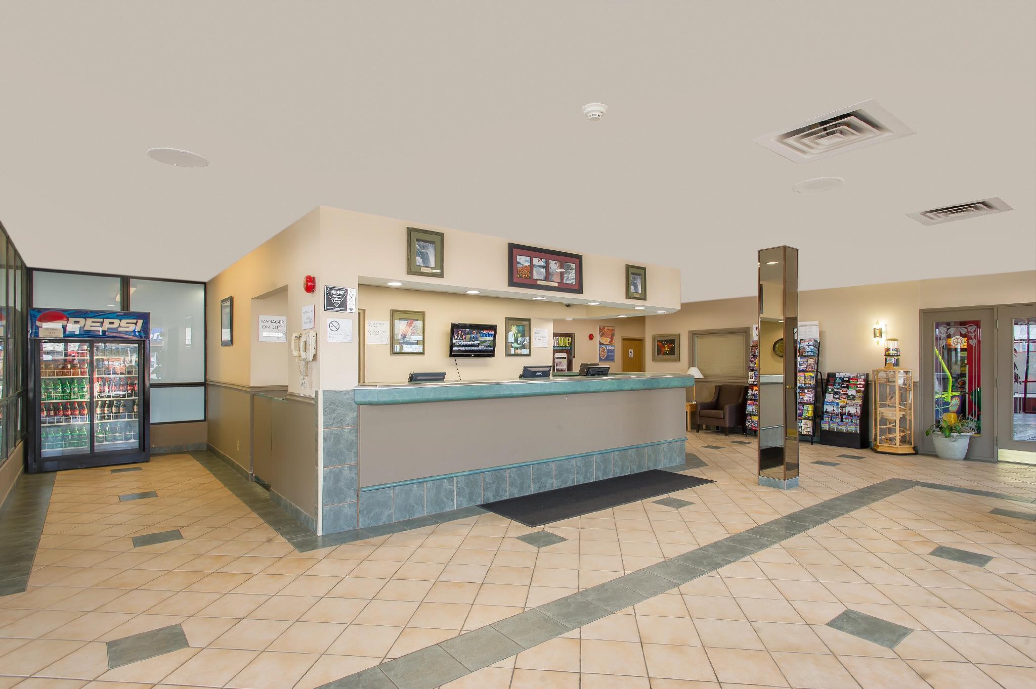 Ramada By Wyndham Niagara Falls Near The Falls Exterior photo