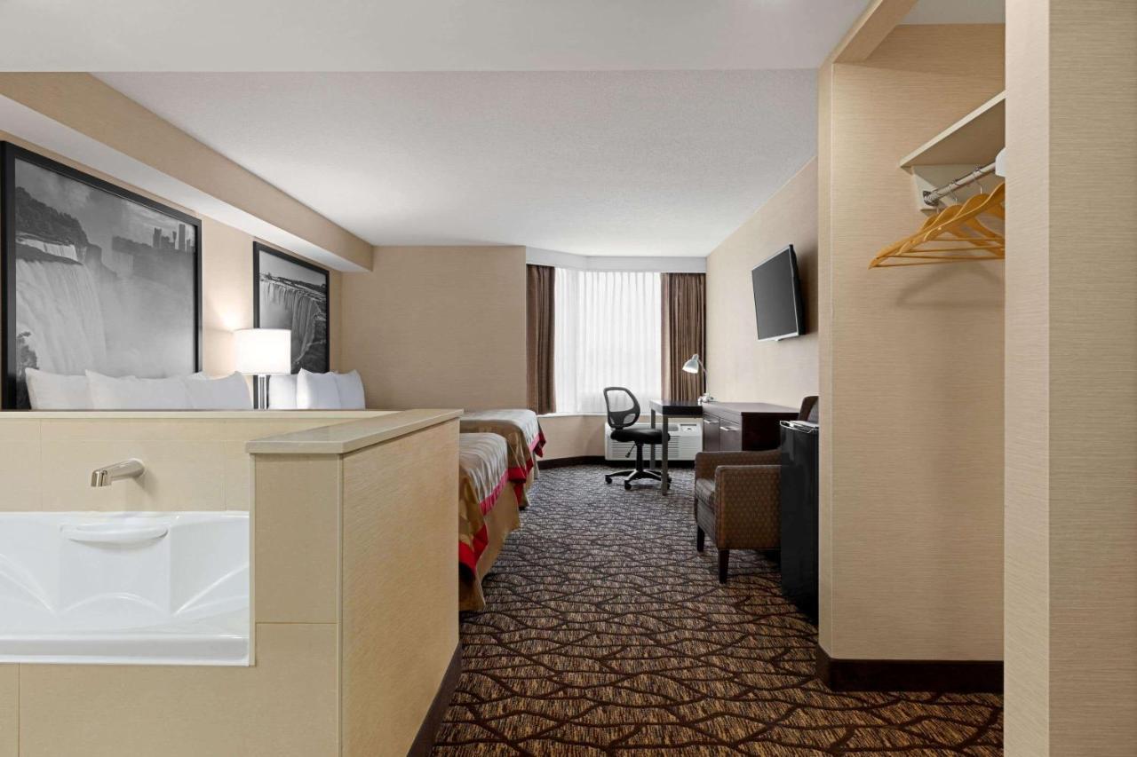 Ramada By Wyndham Niagara Falls Near The Falls Exterior photo
