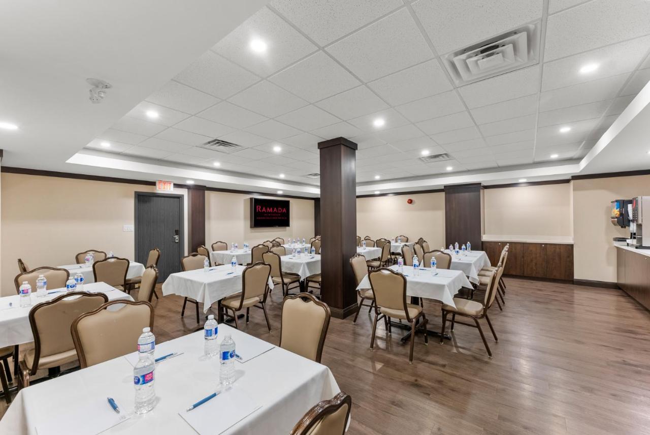 Ramada By Wyndham Niagara Falls Near The Falls Exterior photo