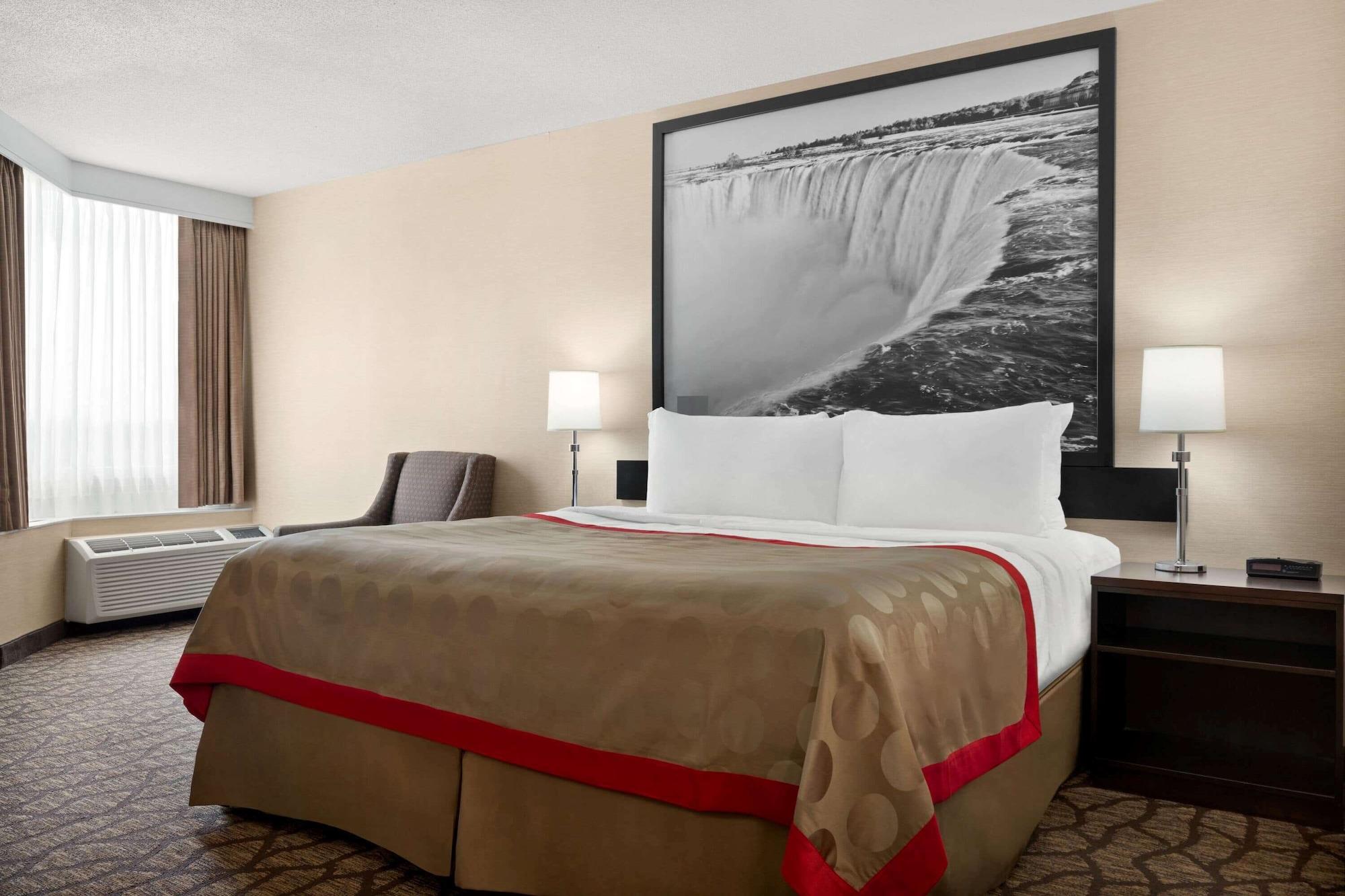 Ramada By Wyndham Niagara Falls Near The Falls Exterior photo